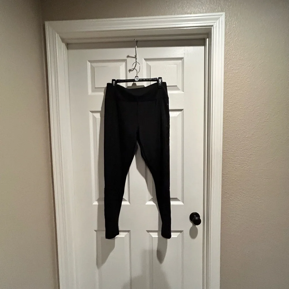 Adidas  work out pants ! - Picture 5 of 7